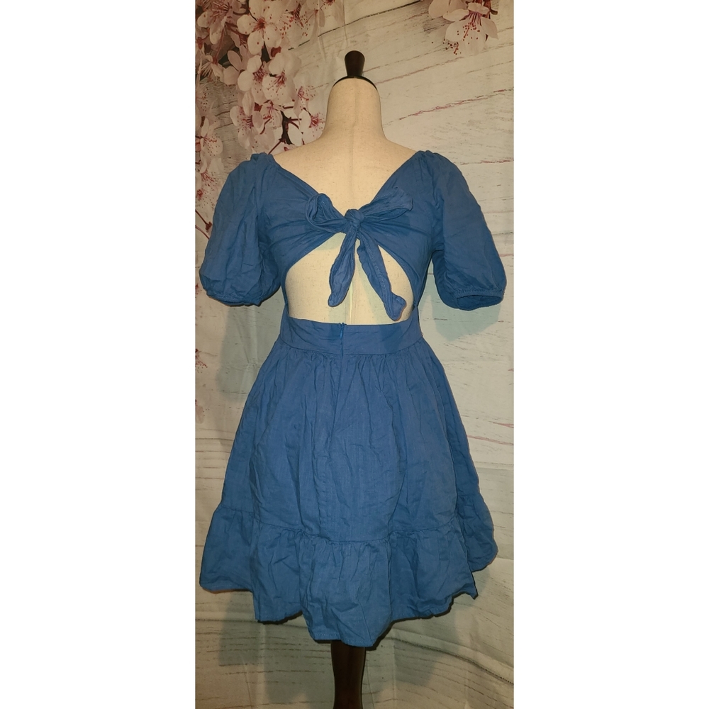 Dress - Picture 4 of 10